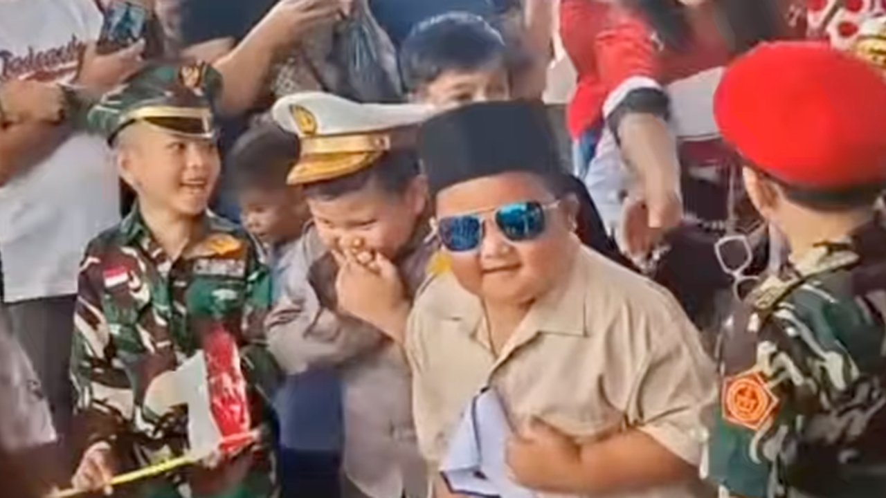Viral Bocah 'Gemoy' Mirip Prabowo Goyang Oke Gas di Karnaval Agustusan Curi Perhatian Sekpri Presiden: Ada Kontaknya?