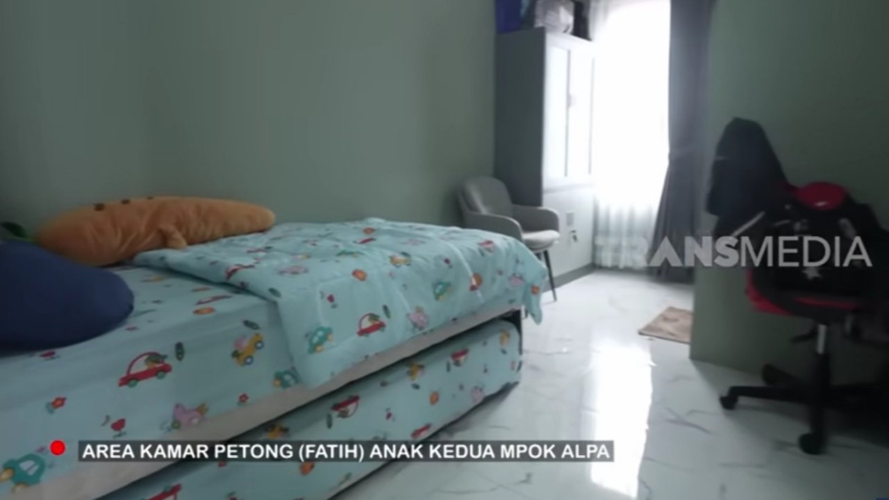 Foto Kamar Tidur Keempat Anak Mpok Alpa (Foto: YouTube TRANS7 OFFICIAL)