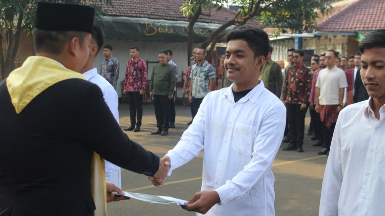Peringati HUT RI ke-80, Lapas Pemuda Tangerang Berikan Remisi 2025, 53 Narapidana Langsung Bebas