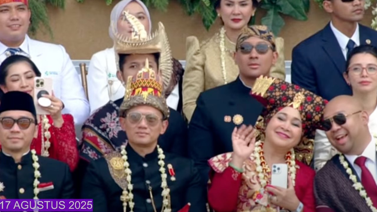 Titiek Soeharto Ikut Joget saat Lagu Tabola Bale di HUT ke-80 RI