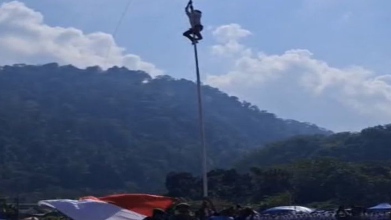 Raihan Diaz, Bocah SD Nekat Panjat Tiang Bendera agar Merah Putih Tetap Berkibar