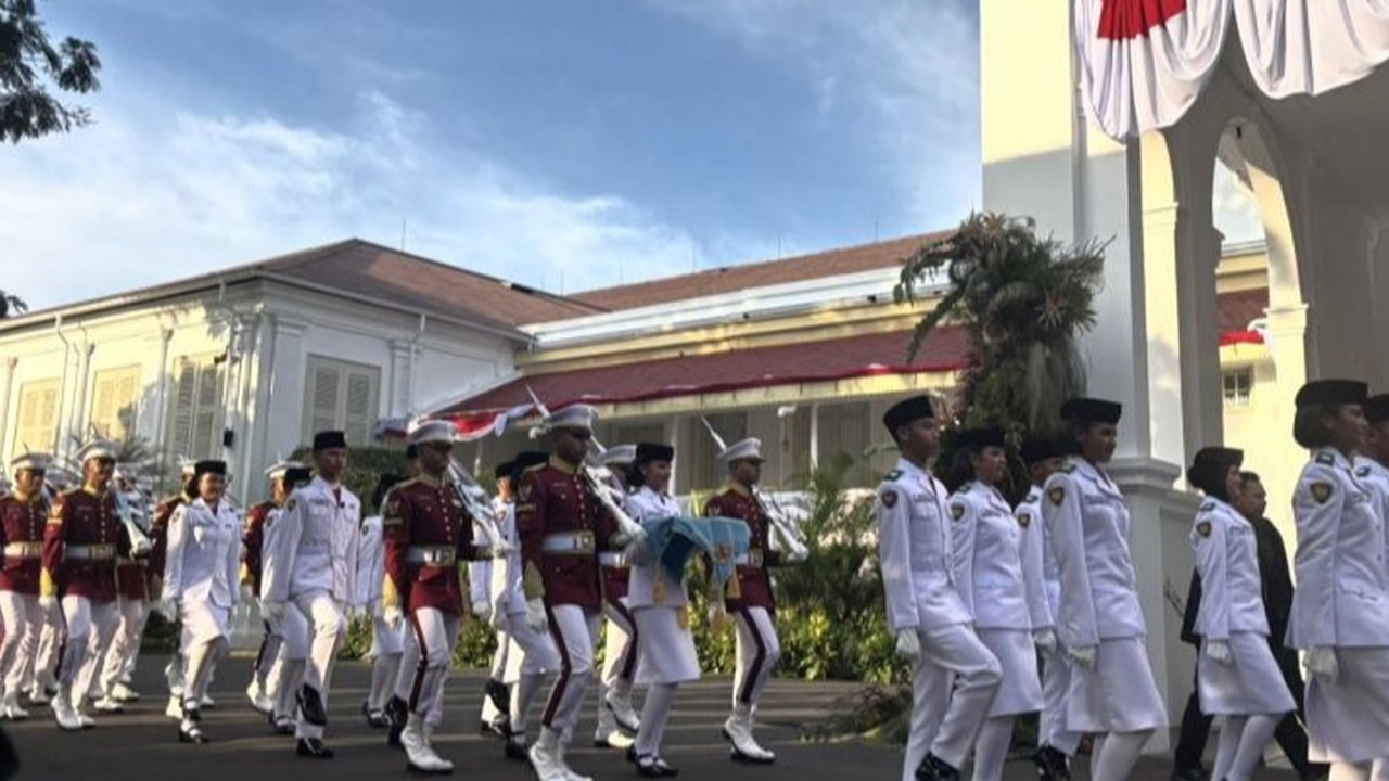Susunan Tim 'Indonesia Bersatu', Paskibraka Penurun Bendera Merah Putih di Istana