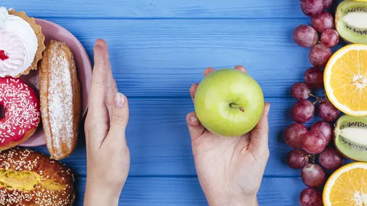 Sering direkomendasikan dokter untuk penderita diabetes, diet rendah gula ternyata punya banyak manfaat lain untuk menjaga kesehatan tubuh. Yuk, coba sekarang juga! (Foto dok: Freepik/jcomp).