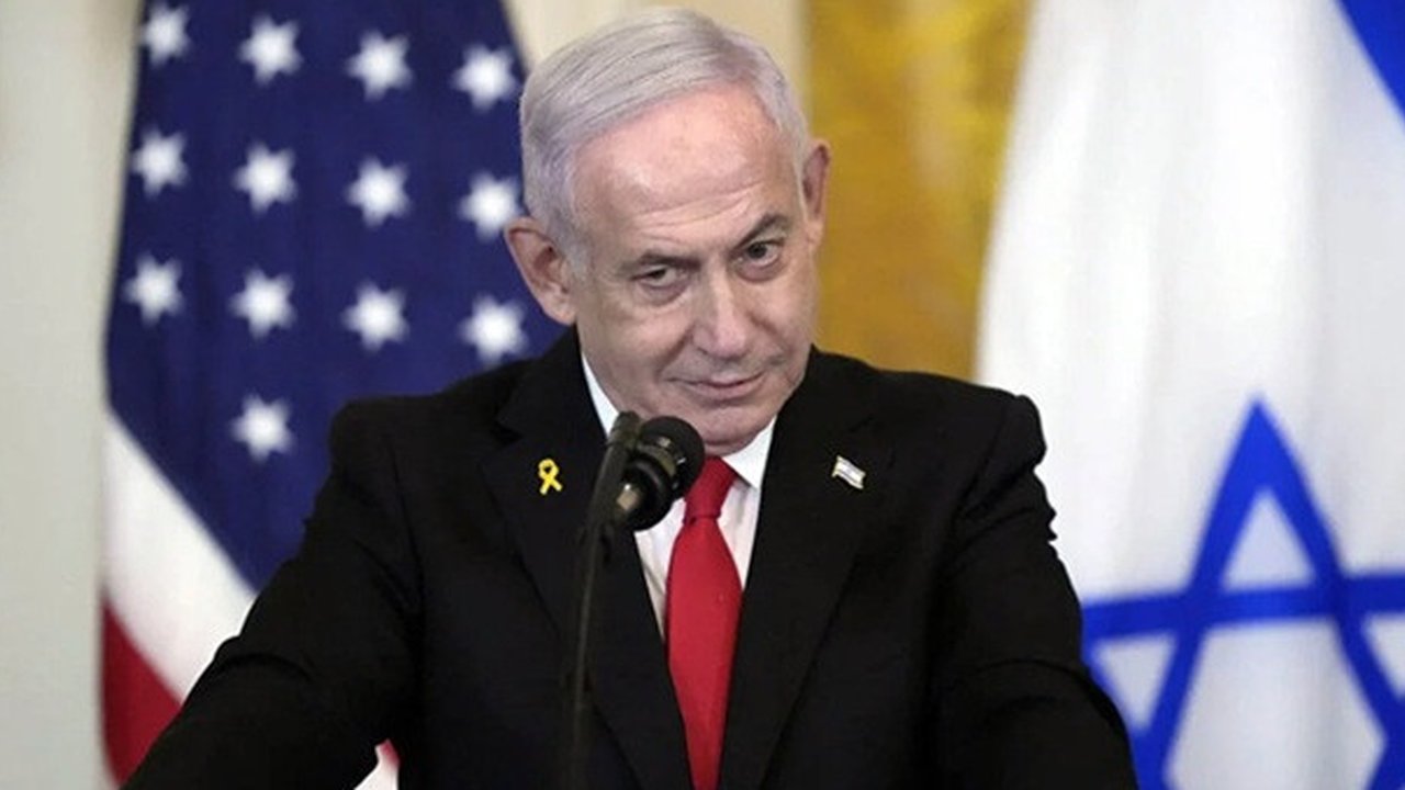 Perdana Menteri Israel Benjamin Netanyahu saat berada di Gedung Putih pada 4 Februari 2025. (Dok. AP Photo/Alex Brandon)
