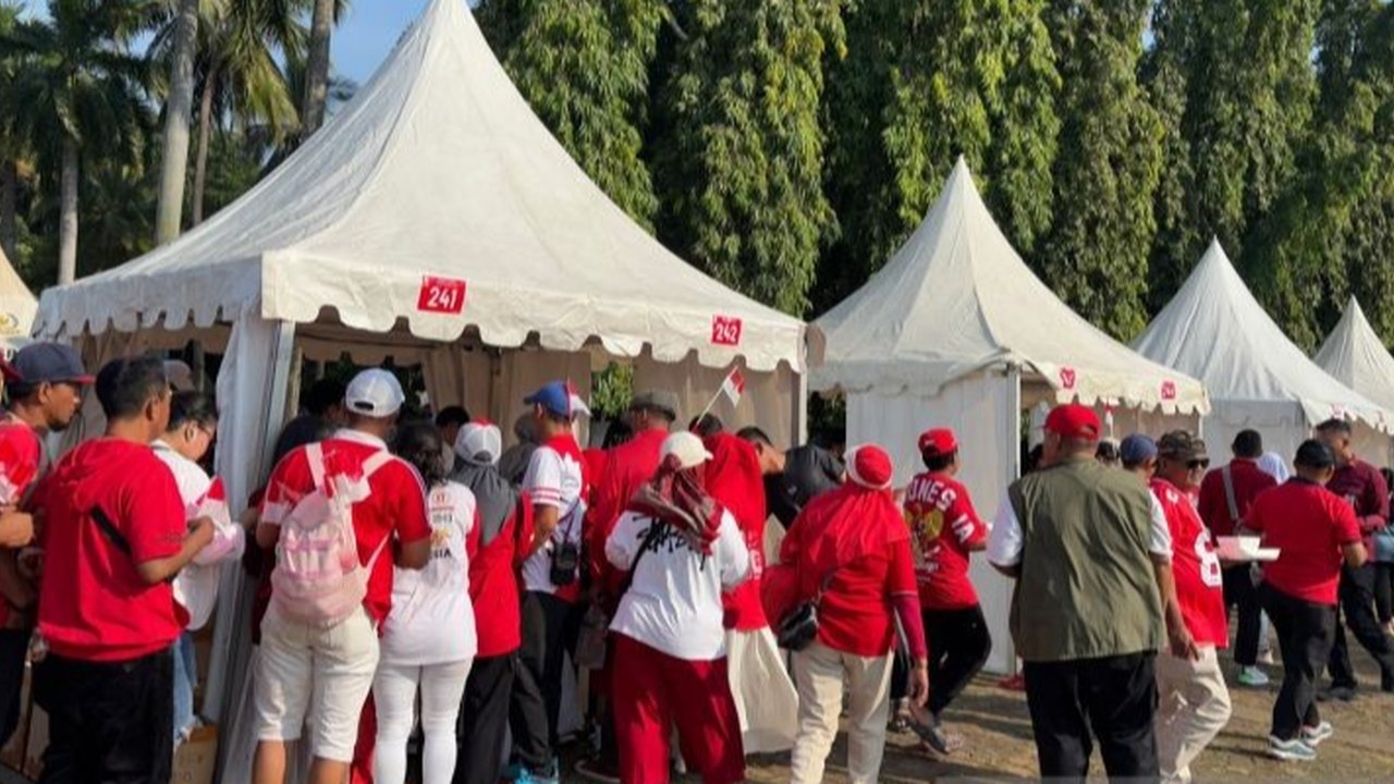 Ribuan warga antusias memadati Pesta Rakyat Monas di tengah terik matahari, merayakan HUT ke-80 RI dengan beragam hiburan dan lomba tradisional. Ada apa saja di sana?