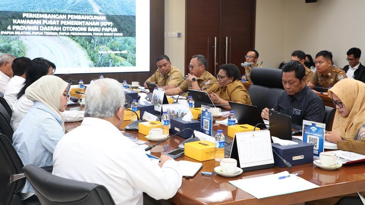 Wamendagri Ribka Haluk Paparkan Perkembangan Pembangunan DOB Papua