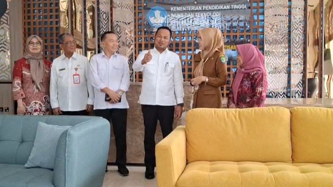 Gubernur Kalimantan Timur Dr. H. Rudy Mas’ud (Harum) bertemu Menteri Pendidikan Tinggi, Sains dan Teknologi, Prof. Brian Yuliarto