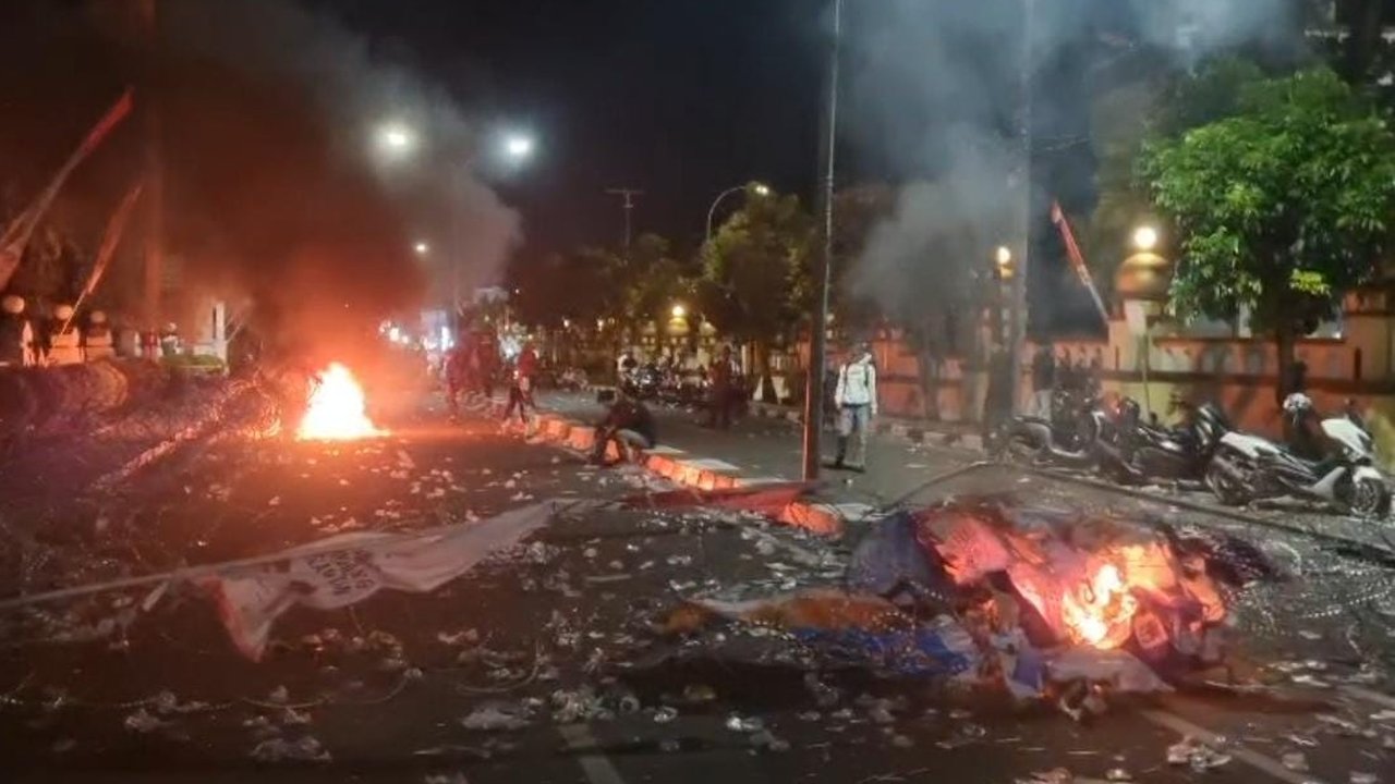 50 Orang Ditangkap Buntut Kericuhan Demo Tolak Kenaikan PBB-P2 di Bone