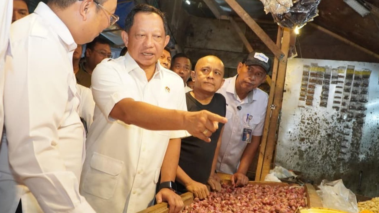 Mendagri Tito Turun Langsung Pantau Penyaluran Beras SPHP di Provinsi Banten