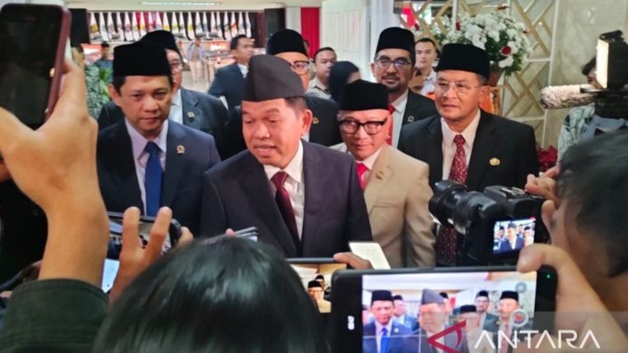 Gubernur Jawa Barat Dedi Mulyadi klaim program pembangunan di Jabar selaras dengan arahan Presiden Prabowo Subianto, khususnya jelang peringatan HUT RI ke-80. Benarkah demikian?