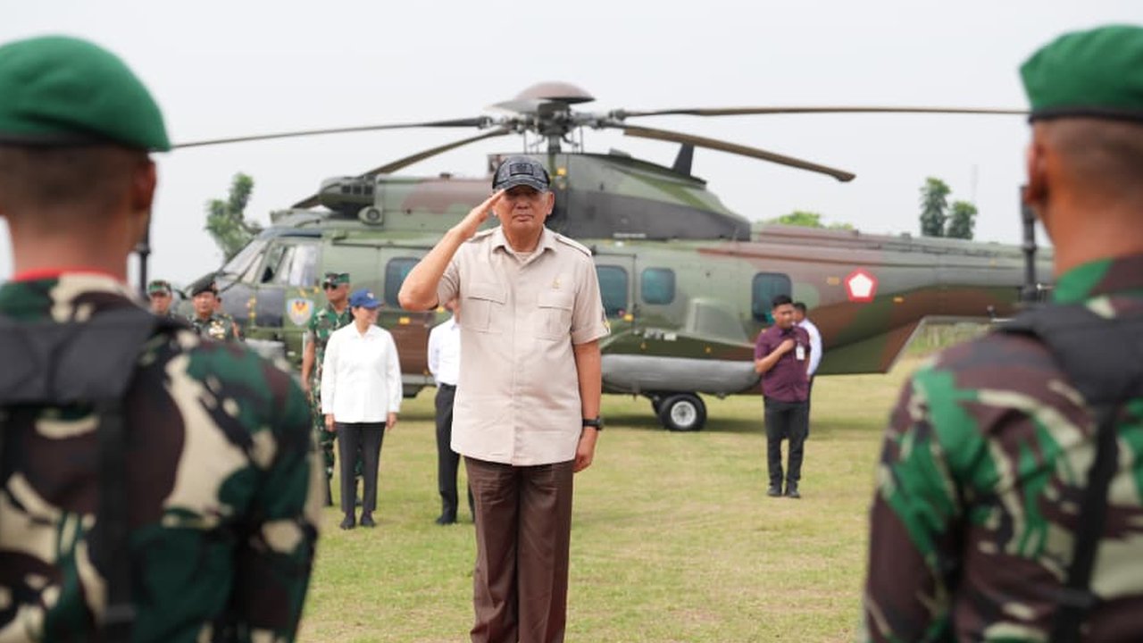 Menhan Sjafrie Tinjau Yonif Teritorial Pembangunan