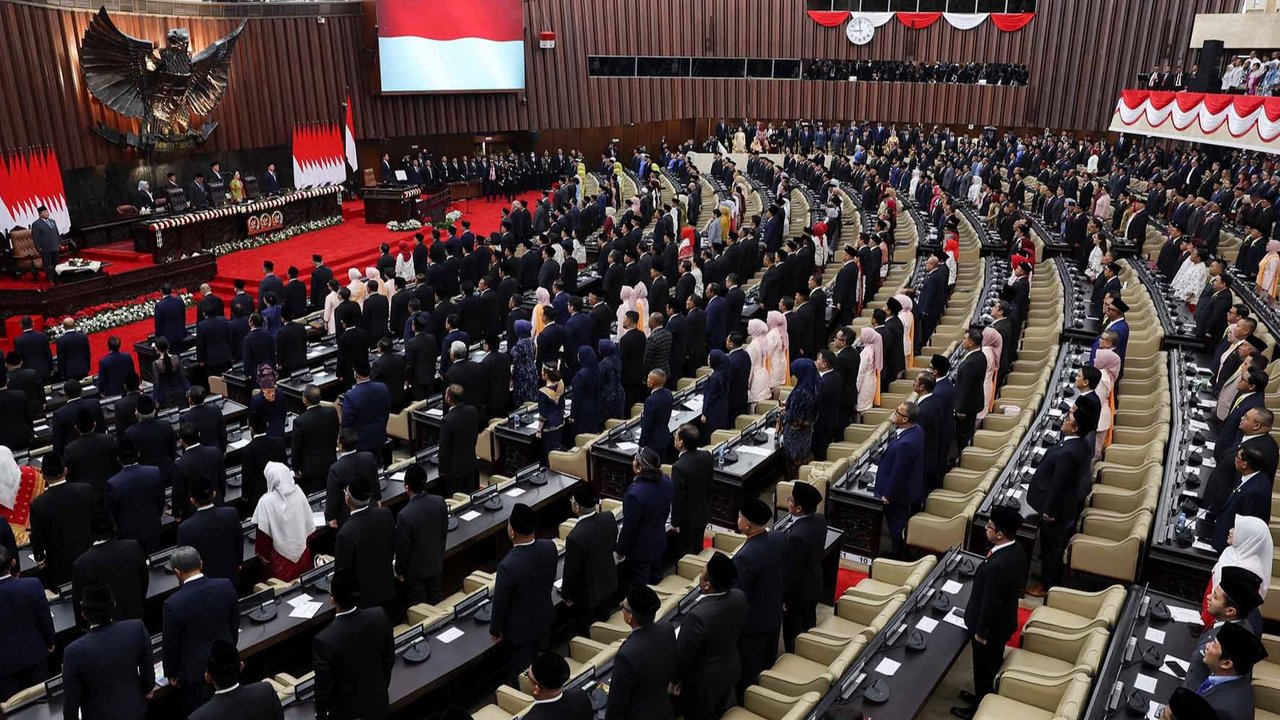 Buruh Menjerit Soroti Heboh Gaji dan Tunjangan Anggota DPR Tembus Rp100 Juta per Bulan