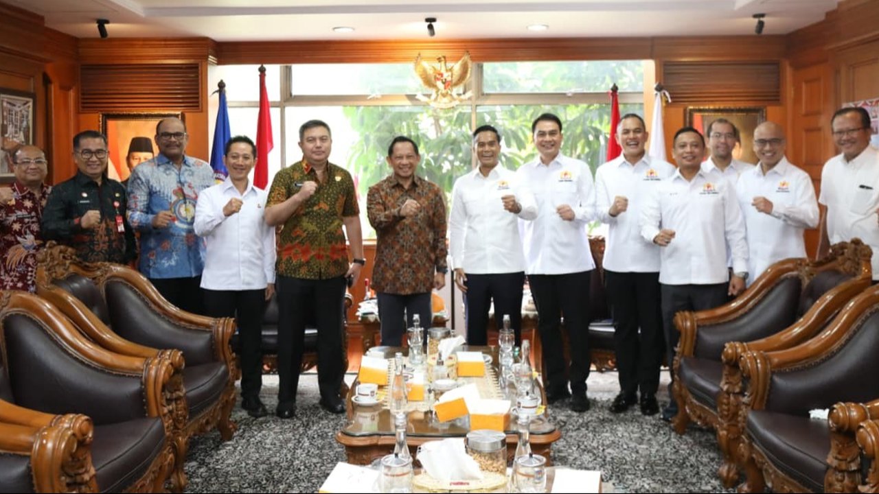 Mendagri Muhammad Tito Karnavian menerima Ketum Kadin Indonesia Anindya Novyan Bakrie