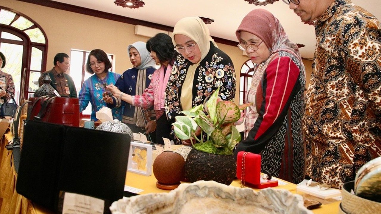 Ketua Harian Dekranas Tri Tito Karnavian dalam acara Pembukaan Penjurian Tahap III Dekranas Award di Rumah Kriya Asri