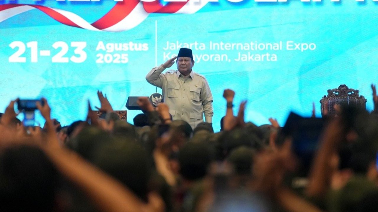 Presiden Prabowo Beri Hormat ke Para Menteri, Guru dan Kepala Sekolah Rakyat