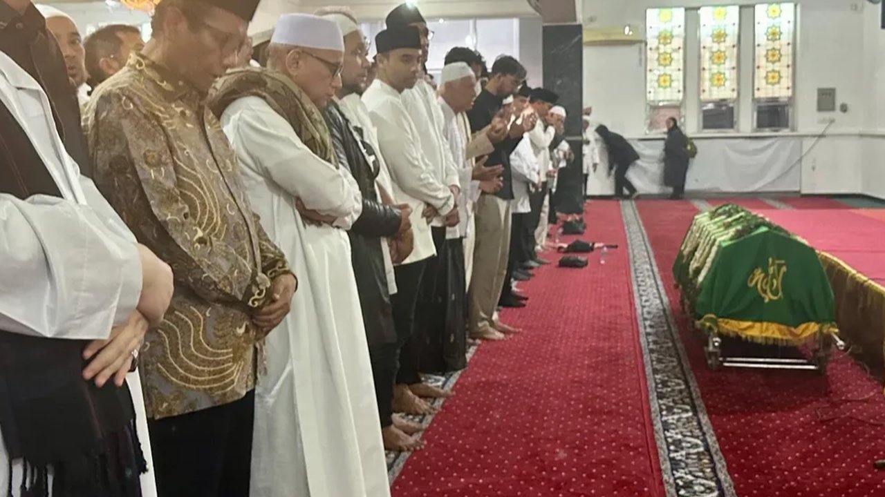 salat jenazah korban ledakan garut
