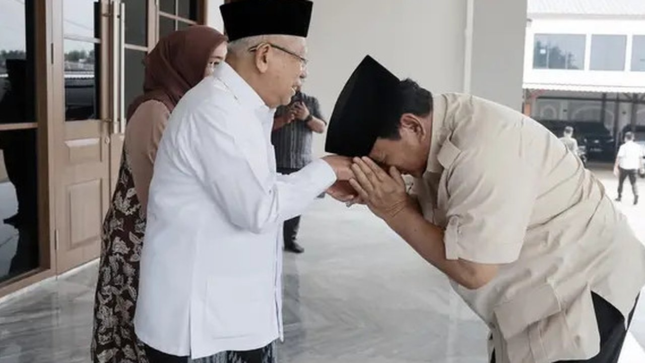 Presiden Prabowo menyambangi kediaman Wakil Presiden Republik Indonesia ke-13, K.H. Ma'ruf Amin di Depok, Jawa Barat. (Dok. Tim Media Presiden)