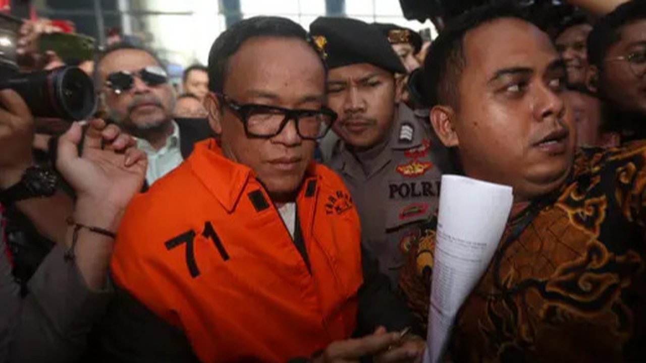 Ketua KPK mengungkap Immanuel Ebenezer, tersangka skandal korupsi K3 Kemenaker, sempat meminta Rp3 miliar untuk renovasi rumahnya. Benarkah rumahnya sudah direnovasi?