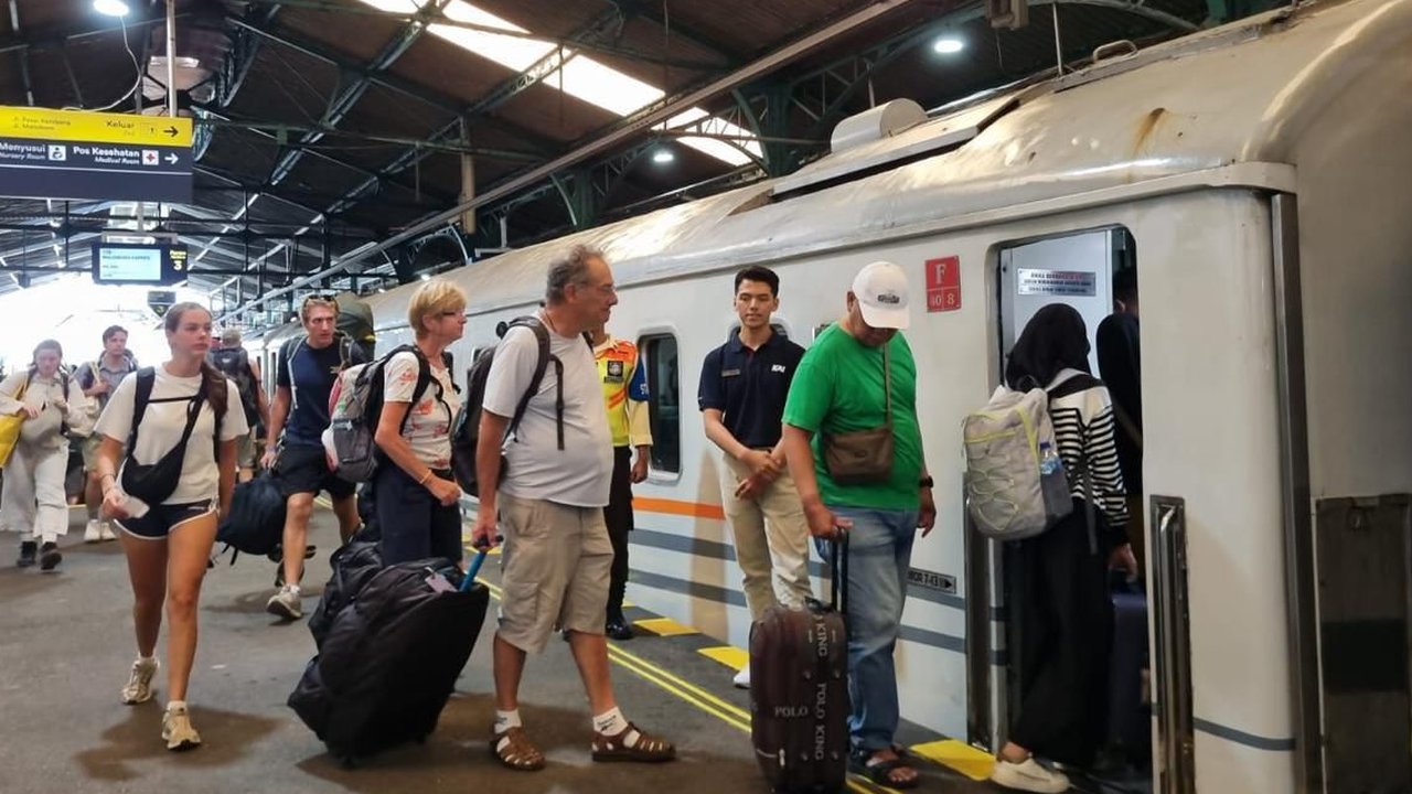 Yogyakarta dan Solo Jadi Magnet Wisatawan Asing, Puluhan Ribu Pilih Kereta Api