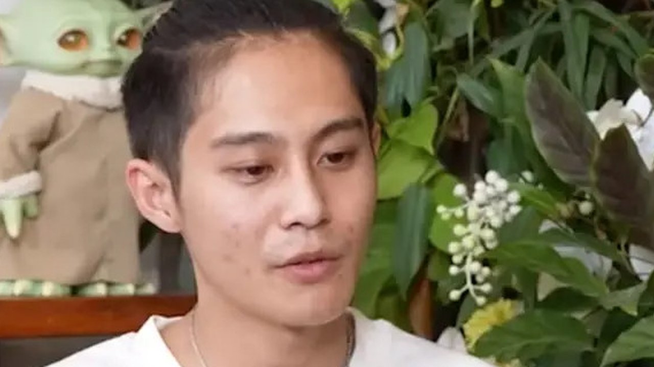 Setelah menggelar podcast bersama DJ Panda, beredar tudingan Denny Sumargo bantu sang disjoki dalam kasus Erika Carlina hamil 9 bulan di luar nikah. (Foto: Dok. YouTube Curhat Bang Denny Suma
