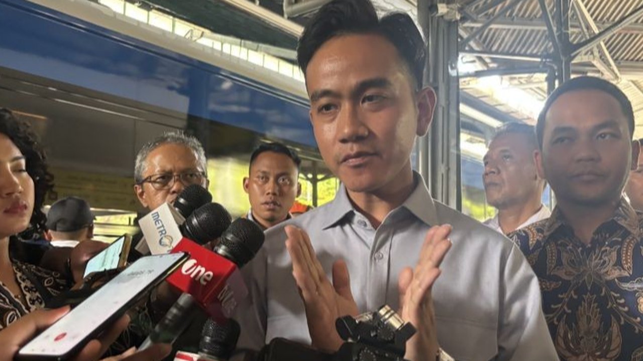 Wakil Presiden Gibran Rakabuming Raka meninjau langsung pelayanan kereta api dengan menumpangi KA BIAS dari Palur ke Solo Balapan. Apa saja yang jadi fokus peningkatan?