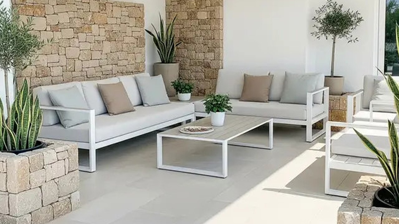 Teras Model Rumah Sederhana Tapi Indah (Meta AI)