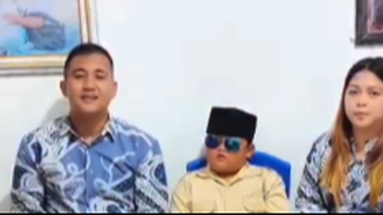 Bikin Gemas! Bocah 'Gemoy' Mirip Prabowo Ini Dapat Kejutan Hadiah dari Presiden