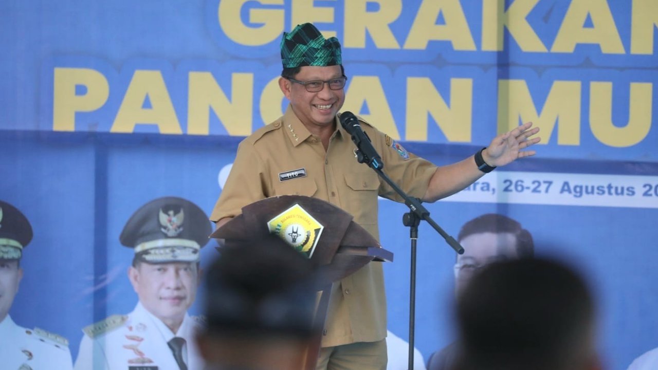 Mendagri saat membuka Gerakan Pangan Murah di Plataran eks-MTQ Tugu Religi, Kota Kendari, Sulawesi Tenggara, Selasa (26/8/2025).