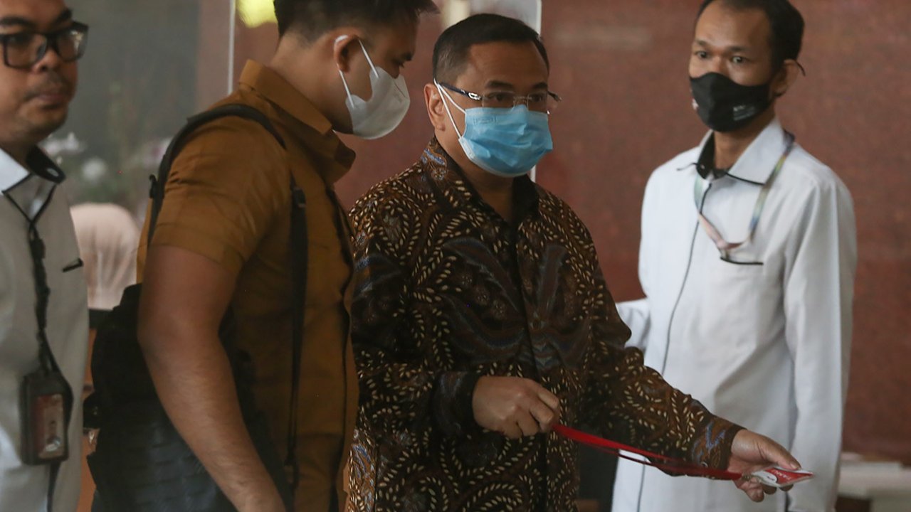 Bupati Pati Jawa Tengah, Sudewo memenuhi panggilan KPK untuk jalani pemeriksaan sebagai saksi kasus deugaan korupsi pengadaan pembangunan jalur kereta api di Wilayah Jawa Tengah/Solo Balapan pada lingkungan Direktorat Jenderal Perkeretaapian Kementerian Perhubungan (DJKA Kemenhub), di Gedung Merah Putih KPK RI, Jakarta, Rabu (27/8/2025)