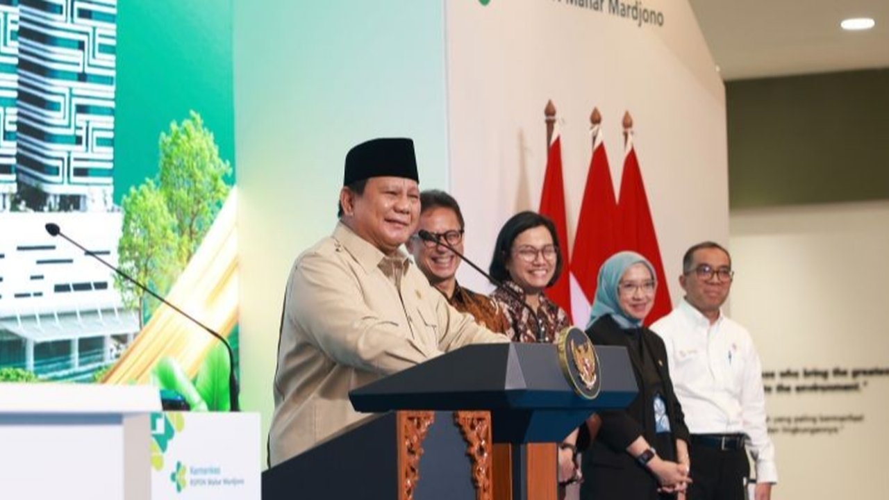 Presiden Prabowo Subianto secara intensif memantau program Makan Bergizi Gratis setiap hari. Capaian penerima kini telah melampaui 21 juta orang, menunjukkan komitmen kuat pemerintah.