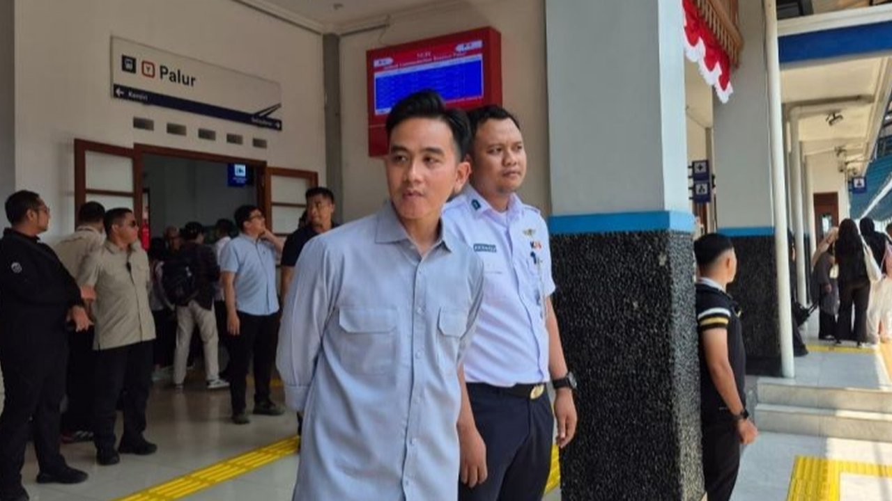 Wakil Presiden Gibran Rakabuming Raka meninjau langsung pelayanan kereta api dengan menumpangi KA BIAS dari Palur ke Solo Balapan. Apa saja yang jadi fokus peningkatan?