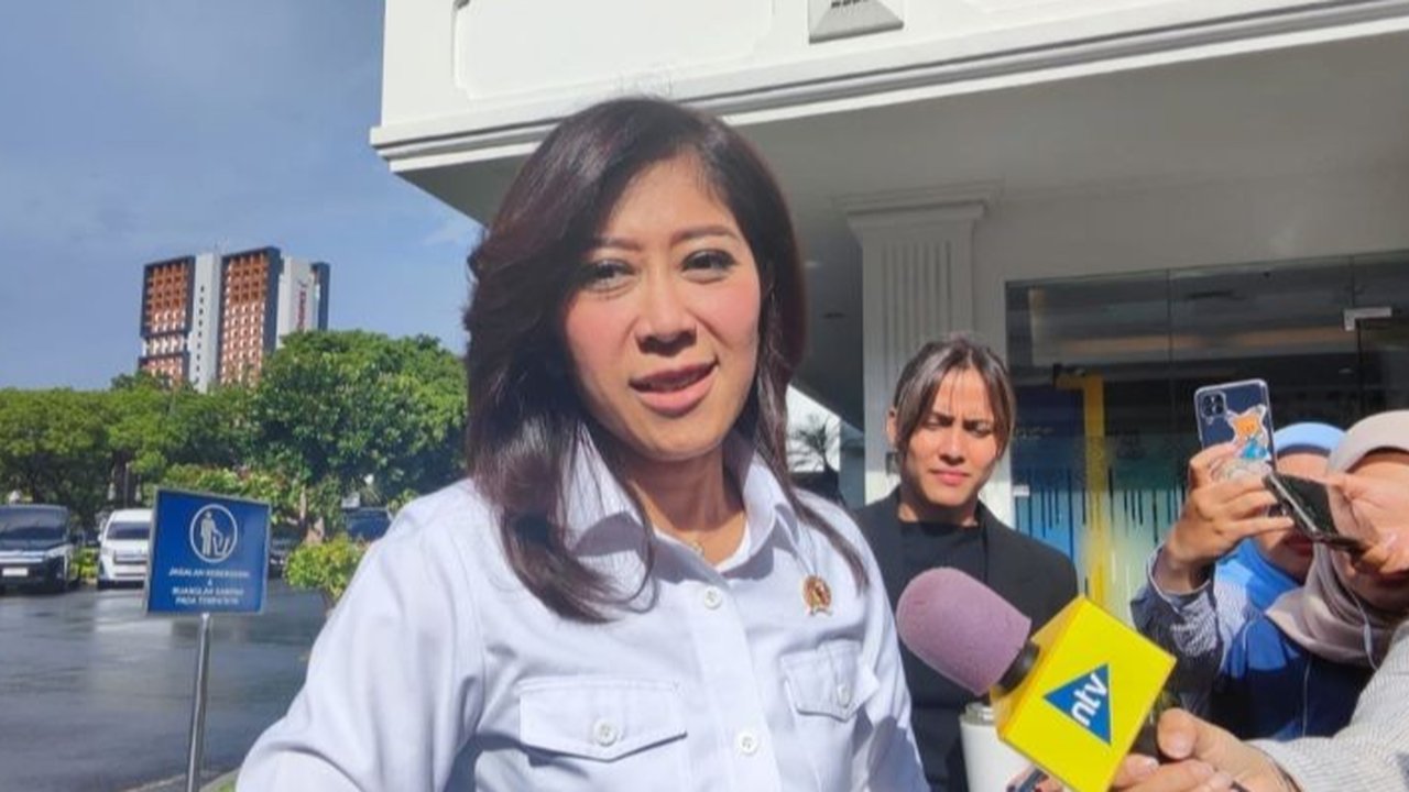 Menteri Kominfo Meutya Hafid meminta biro humas pemerintah pusat dan daerah untuk aktif menangkal misinformasi di media sosial demi melindungi hak masyarakat atas informasi yang benar.