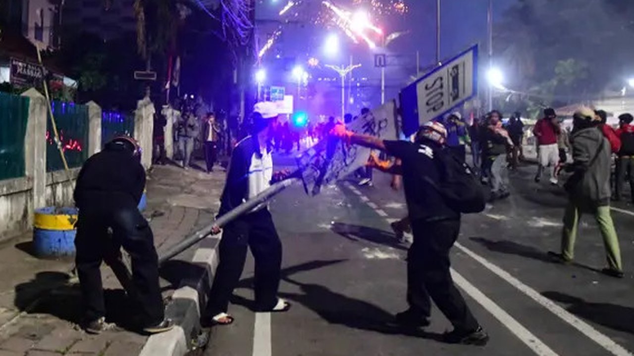 38 Korban Luka Akibat Demo Buruh Depan DPR Dirawat di Rumah Sakit, Biaya Ditanggung Pemprov Jakarta