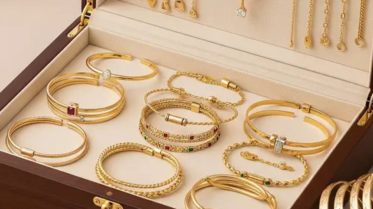 Perhiasan Emas vs Emas Batangan: Mana yang Lebih Untung untuk Investasi?