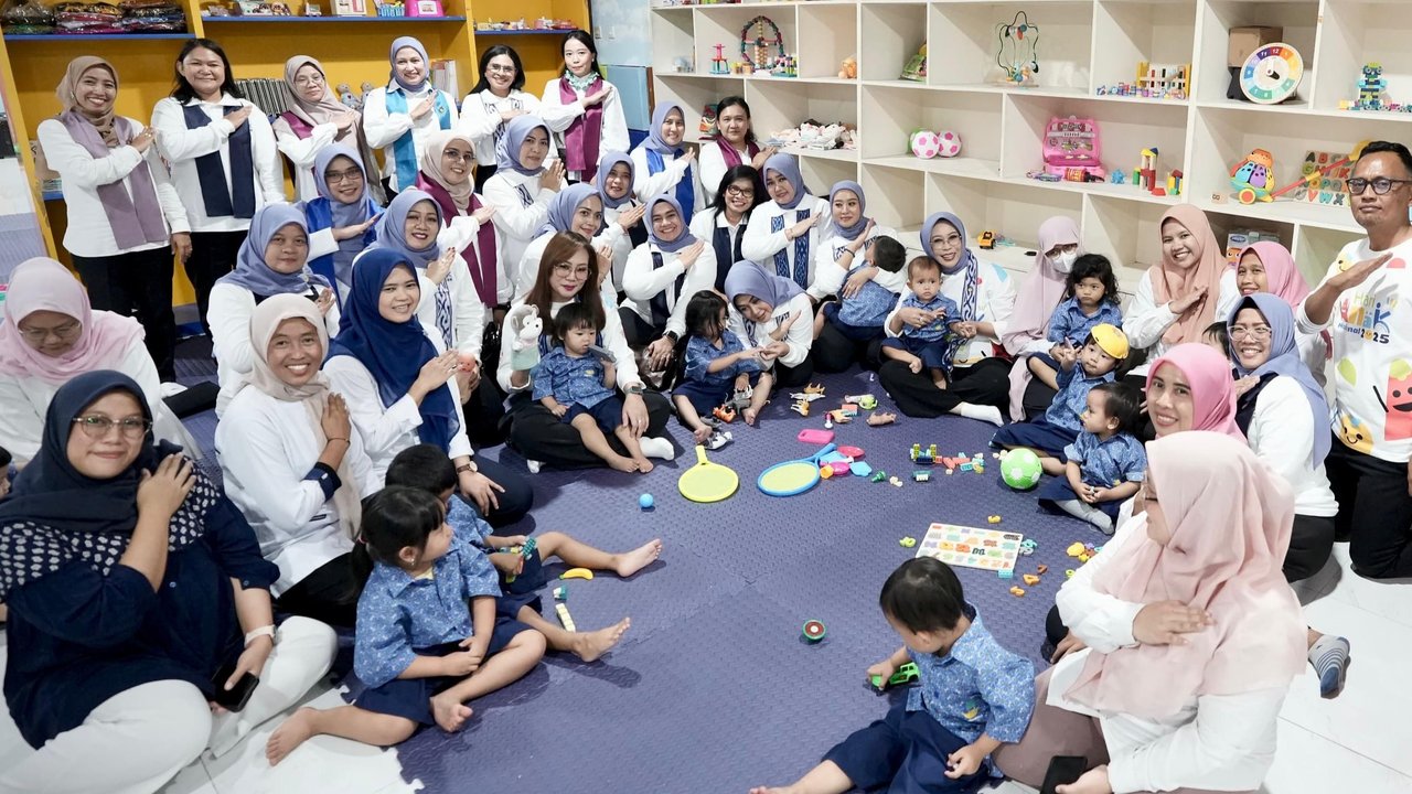 Penasihat I Dharma Wanita Persatuan (DWP) Kemensos Fatma Saifullah Yusuf hadiri acara puncak peringatan Hari Anak Nasional