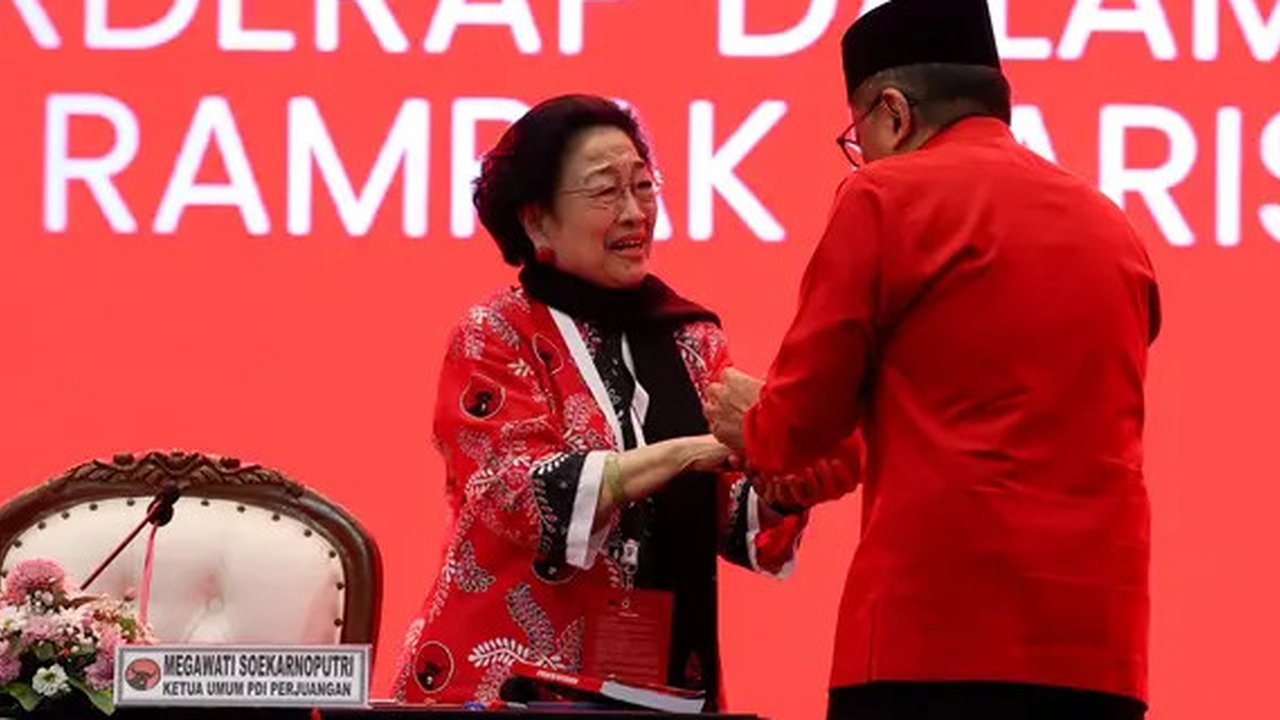 Hasto Berpeluang Kembali Jabat Sekjen PDIP, Ini Analisisnya