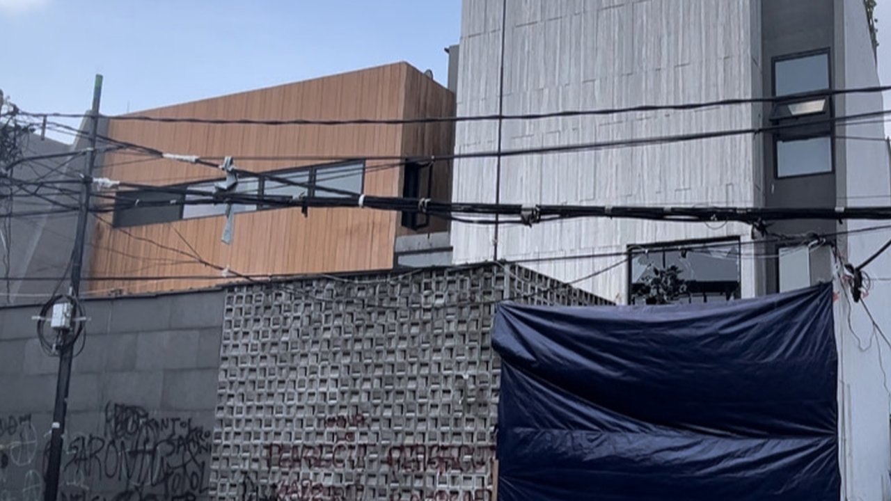 VIDEO: Momen Brankas Sahroni Dijarah & Dijebol, Tumpukan Uang Dolar & Rupiah Disebar ke Warga