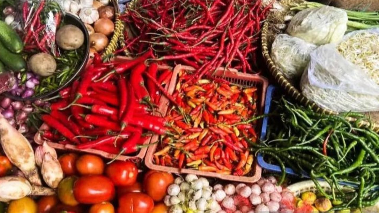 Harga Cabai Rawit Merah Makin Pedas, Hari Ini Dijual Rp118.000 per Kilogram