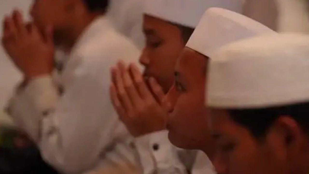 VIDEO: Momen Doa Bersama 6 Agama Jelang HUT RI Ke-80, Pertama di Era Prabowo 