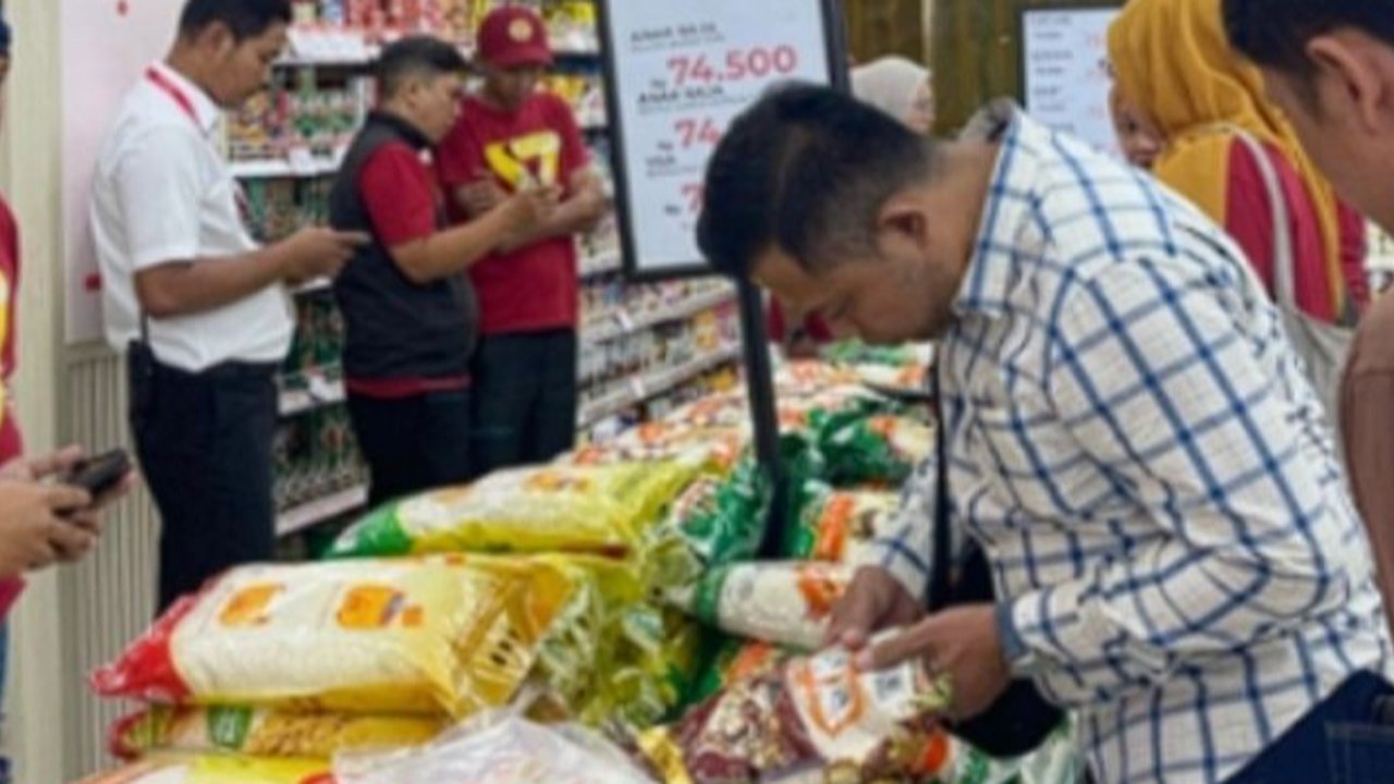 Presiden Prabowo Kumpulkan Kapolri, Jaksa Agung dan Menteri Bahas Beras Oplosan (Foto: Lizsa Egeham/Liputan6.com)