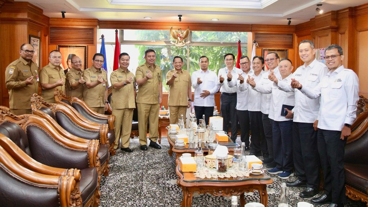 Mendagri Muhammad Tito Karnavian Bertemu Mendukbangga/Kepala BKKBN, Wihaji