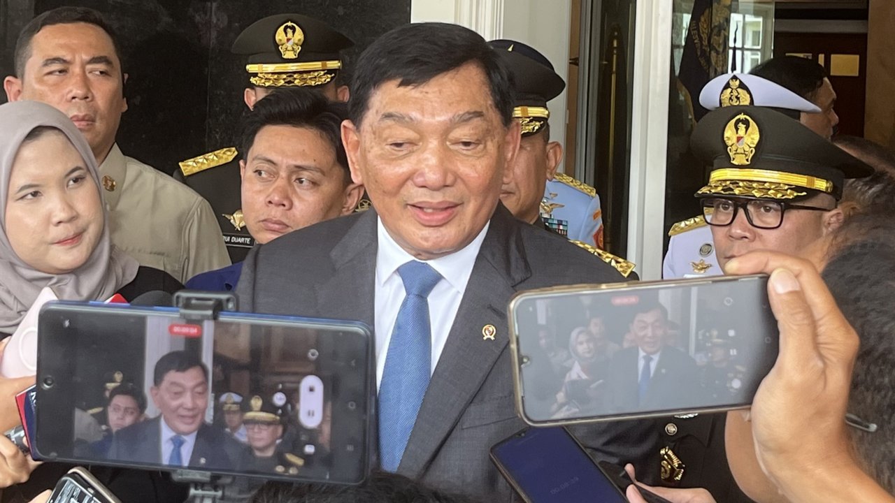 Menhan Sjafrie Soal Ramai Bendera One piece: Merah Putih Dijahit Almarhum Fatmawati, Jangan Dipajang di Bawah