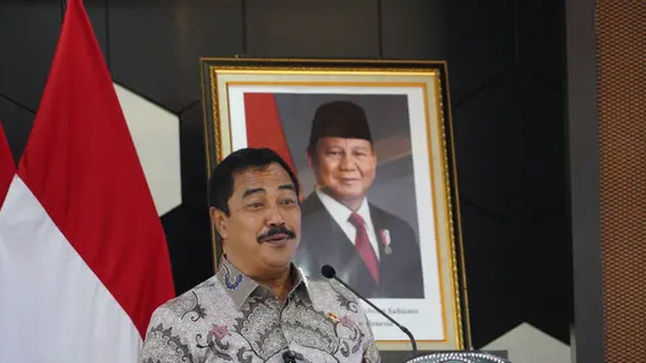 Menteri Imipas Agus Andrianto kirimkan bantuan untuk korban erupsi Gunung Lewotobi Laki-Laki.