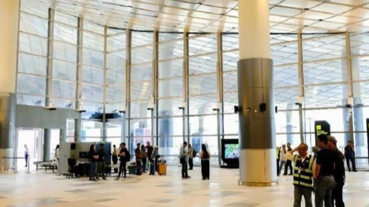 Kementerian Perhubungan mendukung penuh Bandara Dhoho Kediri sebagai alternatif penerbangan umrah, membuka peluang baru bagi jemaah Jawa Timur dan mengurangi beban Bandara Juanda.