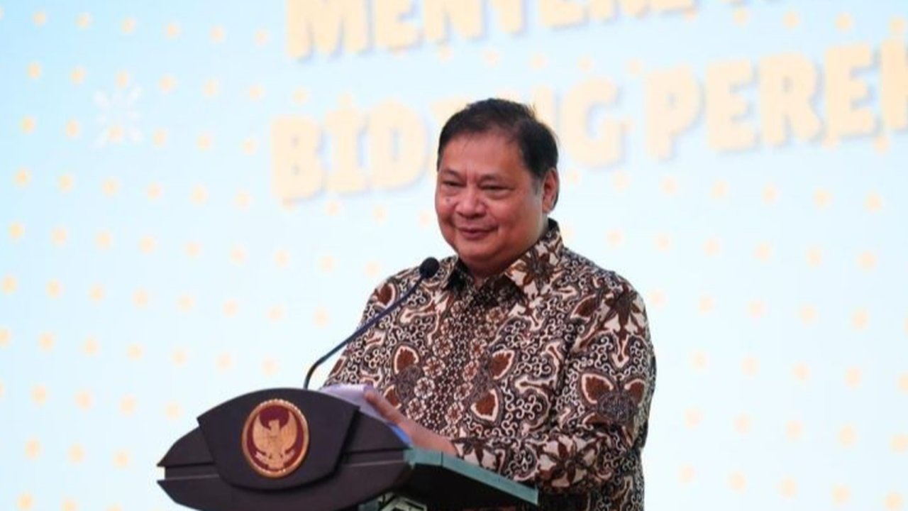 Menteri Koordinator Bidang Perekonomian Airlangga Hartarto memproyeksikan kontribusi Ekonomi Digital terhadap PDB mencapai 8%, dorong ASN adaptif teknologi.