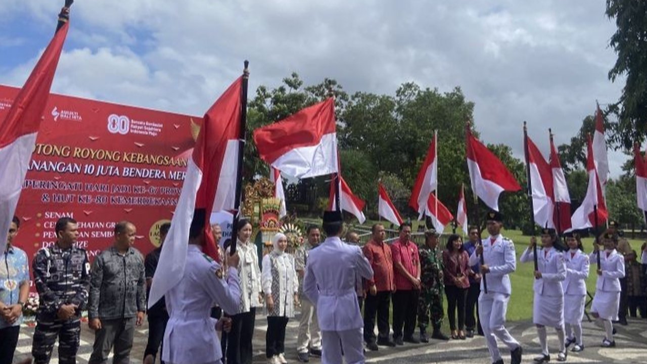 Kementerian Dalam Negeri memulai Gerakan 10 Juta Bendera Merah Putih dari Bali, sebuah inisiatif untuk mengobarkan semangat nasionalisme dan mengingatkan perjuangan bangsa menjelang HUT ke-80 RI.