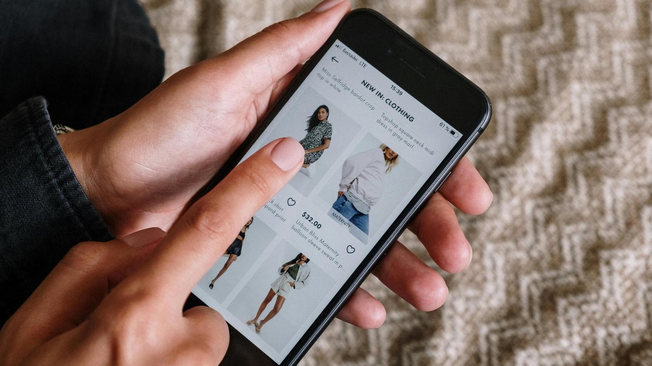 Ilustrasi belanja online.