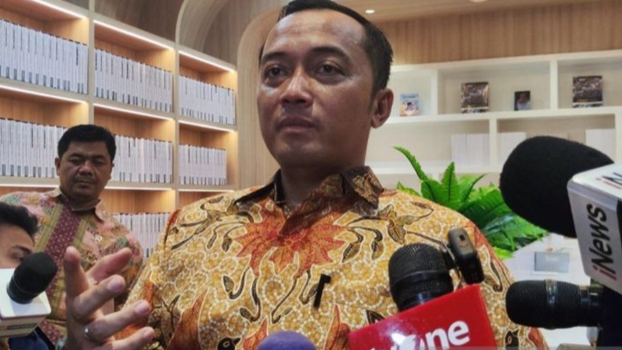 Pemerintah melalui Mensesneg Prasetyo Hadi membuka kemungkinan pemblokiran Gim Roblox dan konten digital lain jika terbukti mengandung kekerasan dan berdampak negatif pada generasi muda.