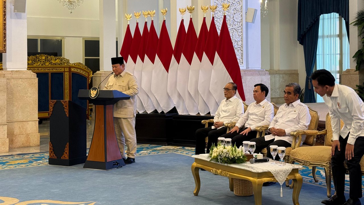 Presiden Prabowo Subianto menggelar sidang kabinet paripurna ke-8