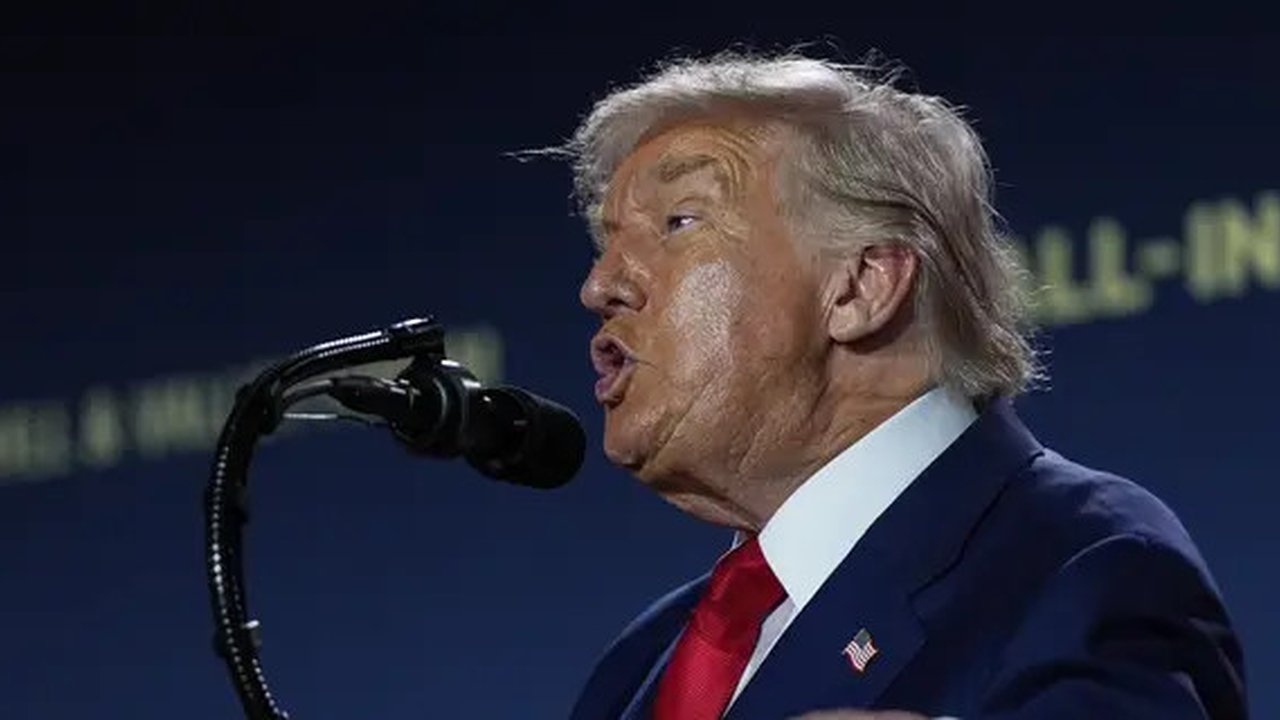 Presiden Donald Trump berpidato dalam sebuah pertemuan puncak AI di Auditorium Andrew W. Mellon, Rabu, 23 Juli 2025, di Washington. (Foto AP/Julia Demaree Nikhinson)